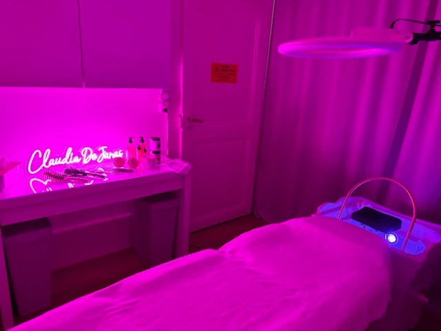 « Le Head Spa : Une Expérience Inédite Chez ClaudiaDeJanas à la Rue de Bourg à Lausanne »