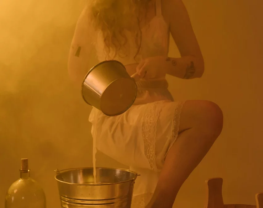 «  »Les Bienfaits de la Vapeur dans les Soins du Cuir Chevelu » »