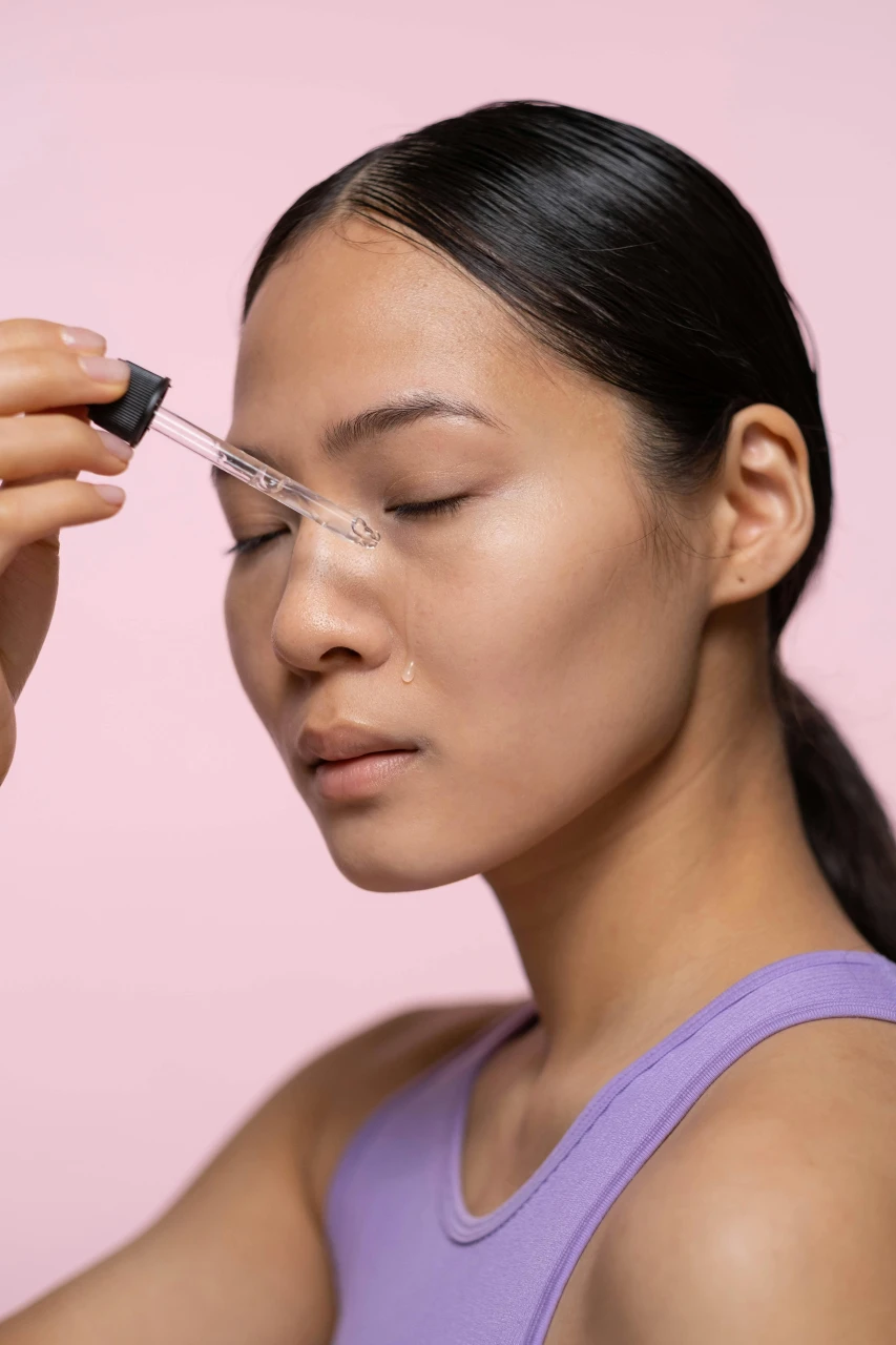 Découvrez le combo hydradermabrasion et needling chez ClaudiaDeJanas à Lausanne. Une peau éclatante et régénérée grâce à une expertise sur-mesure.